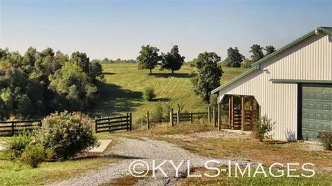 2014 Johnson Rd, Springfield, KY 40069 photo 9