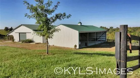 2014 Johnson Rd, Springfield, KY 40069 photo 8