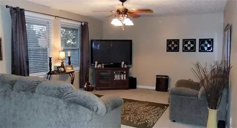 147 Dreyfus, Berea, KY 40403 photo 2