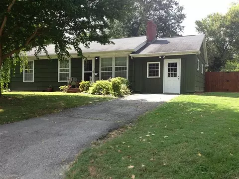 103 Vanwinkle Grv, Berea, KY 40403 photo 2