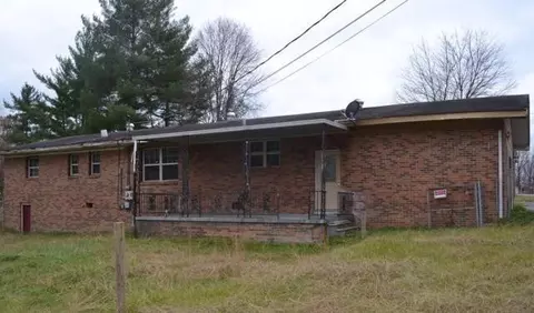 392 Sampson St, Corbin, KY 40701 photo 2