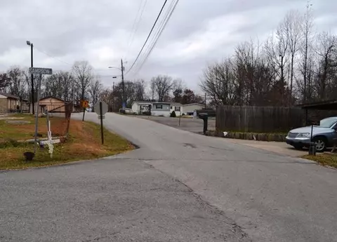 392 Sampson St, Corbin, KY 40701 photo 3