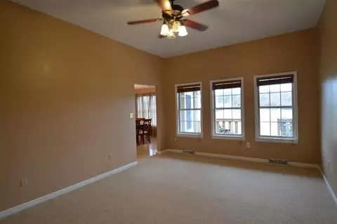 203 Falcon Ct, Berea, KY 40403 photo 16