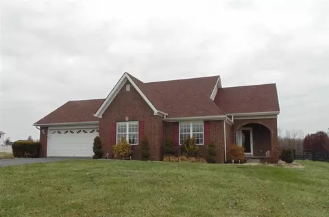 203 Falcon Ct, Berea, KY 40403 photo 1