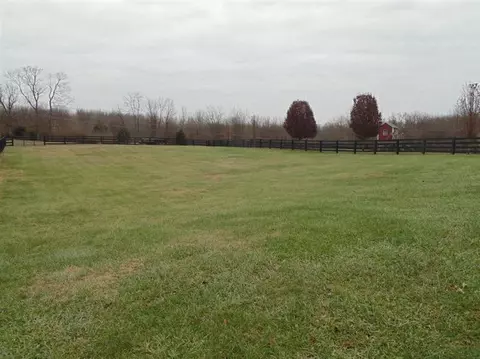 203 Falcon Ct, Berea, KY 40403 photo 5