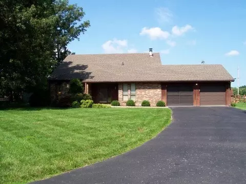 326 Pine St, Berea, KY 40403 photo 2