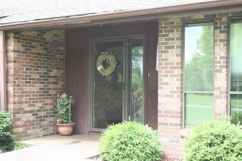 326 Pine St, Berea, KY 40403 photo 3