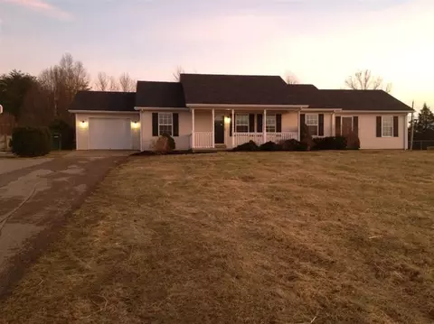 325 Springhurst Dr, Berea, KY 40403 photo 1