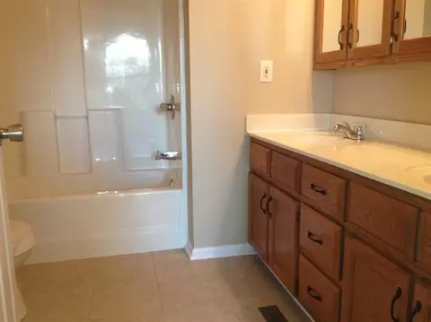 325 Springhurst Dr, Berea, KY 40403 photo 5