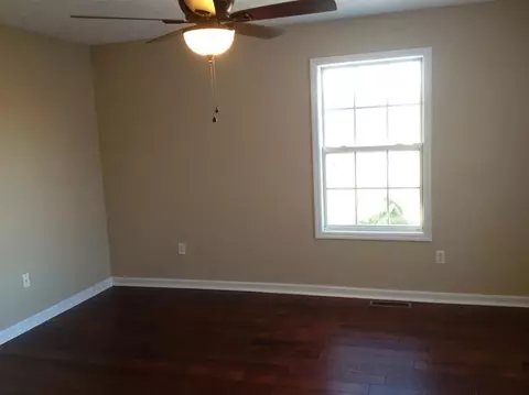 325 Springhurst Dr, Berea, KY 40403 photo 4