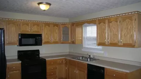 120 Kara Dr, Berea, KY 40403 photo 3
