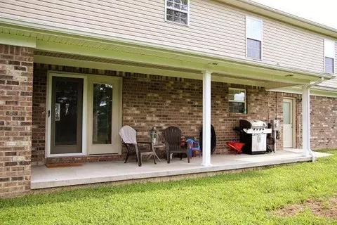 284 Keith Dr, Berea, KY 40403 photo 3