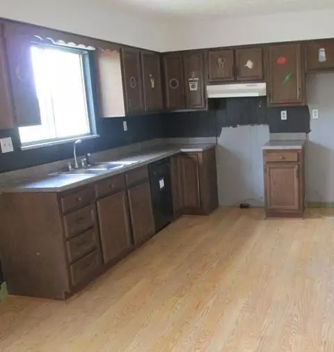 404 W 2nd St, Grayson, KY 41143 photo 5