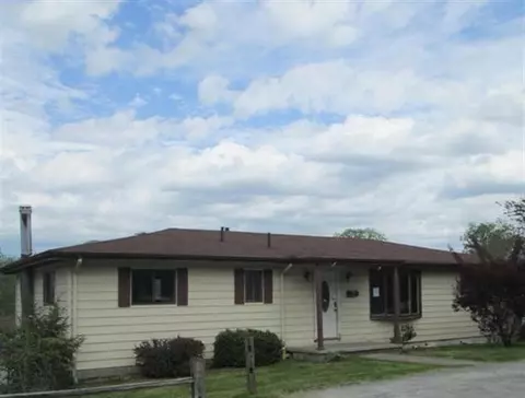 404 W 2nd St, Grayson, KY 41143 photo 1