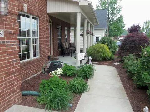 208 Lakeside Dr, Georgetown, KY 40324 photo 3