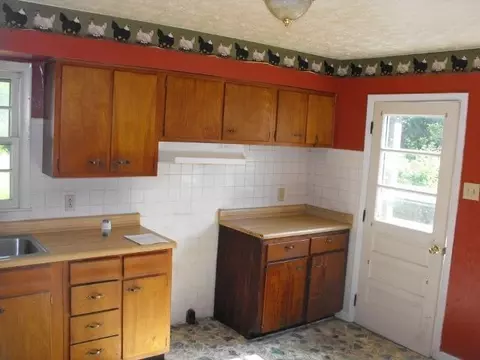 126 Phillips St, Berea, KY 40403 photo 3