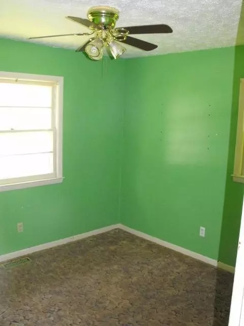 126 Phillips St, Berea, KY 40403 photo 9