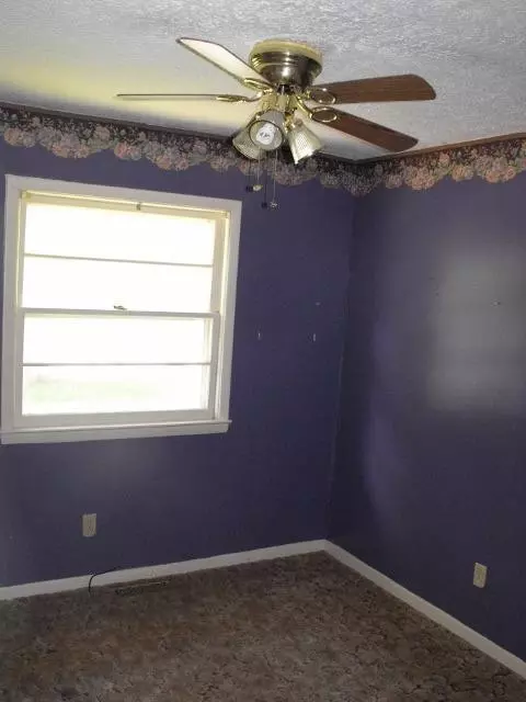 126 Phillips St, Berea, KY 40403 photo 6