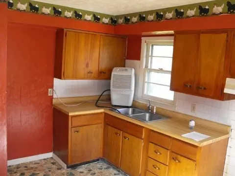 126 Phillips St, Berea, KY 40403 photo 4