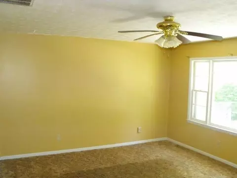 126 Phillips St, Berea, KY 40403 photo 5