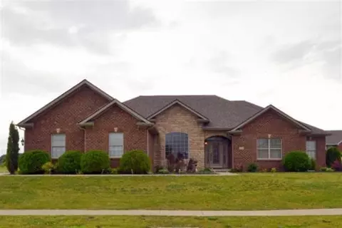 918 Cabernet Dr, Berea, KY 40403 photo 2