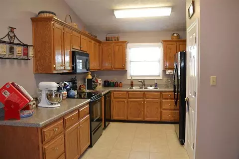 204 Bryon Ave, Berea, KY 40403 photo 2