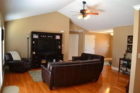 433 Pine Hurst Dr, Mount Sterling, KY 40353 photo 3