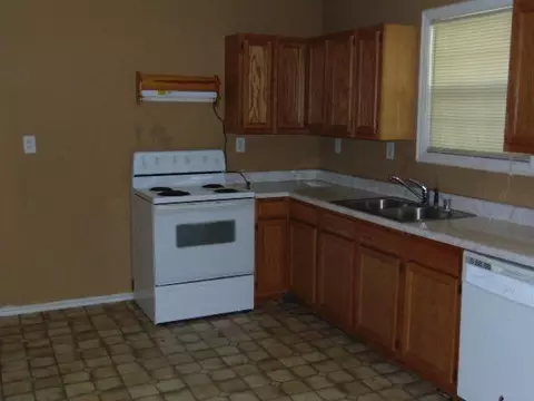 305 Young St, Georgetown, KY 40324 photo 7