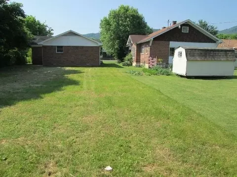 1106 Exeter Ave, Middlesboro, KY 40965 photo 8