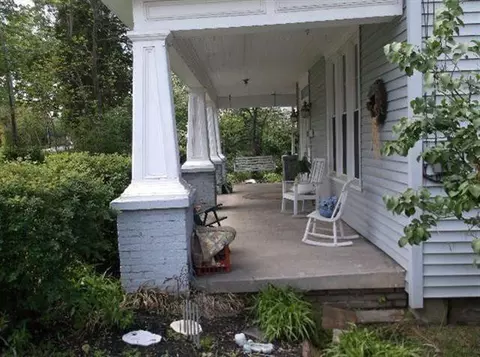 600 Chestnut St, Berea, KY 40403 photo 2