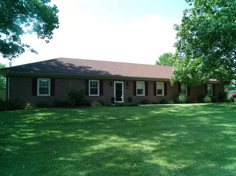 113 Farmbrook Cir, Frankfort, KY 40601 photo 1