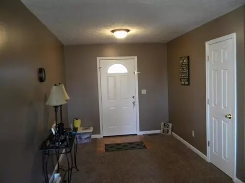 2098 J D Cir, Berea, KY 40403 photo 4