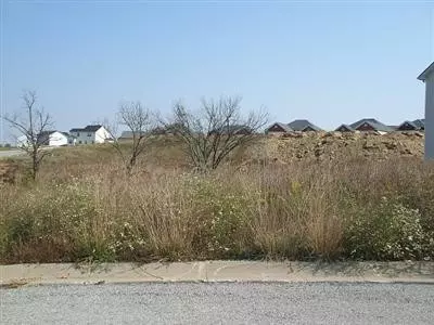 1002 Woodsview Ct, Lawrenceburg, KY 40342