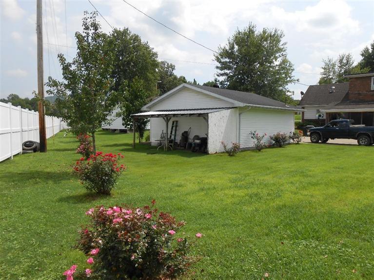 135 E Halls Rd, Stanton, KY 40380 photo 17