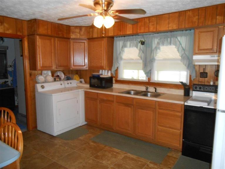 135 E Halls Rd, Stanton, KY 40380 photo 14