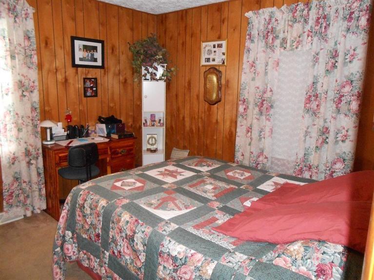 135 E Halls Rd, Stanton, KY 40380 photo 5