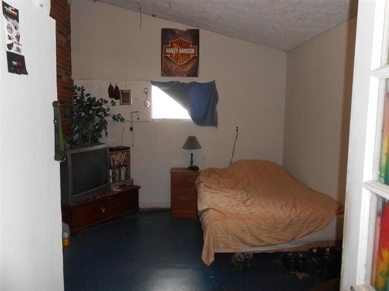 135 E Halls Rd, Stanton, KY 40380 photo 8