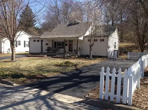 121 Cherry Rd, Berea, KY 40403 photo 5