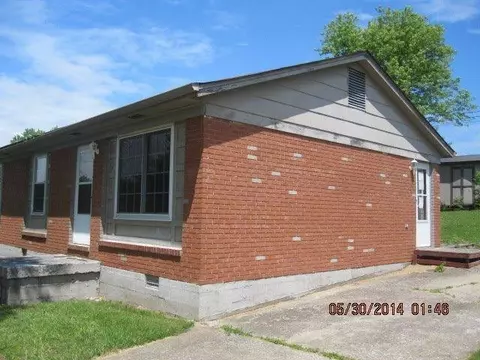 207 Static Rd, Paris, KY 40361 photo 2