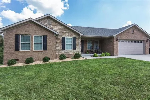 205 Pinecrest Ct, Berea, KY 40403 photo 1
