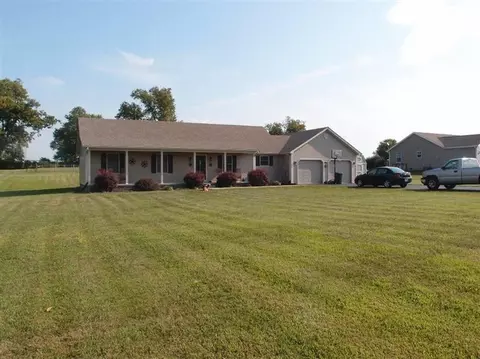 166 Bright Leaf Dr, Lancaster, KY 40444 photo 2