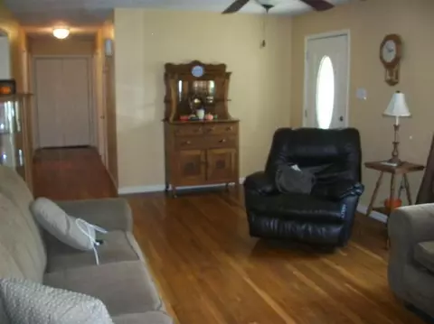 105 Crestview Dr, Berea, KY 40403 photo 4