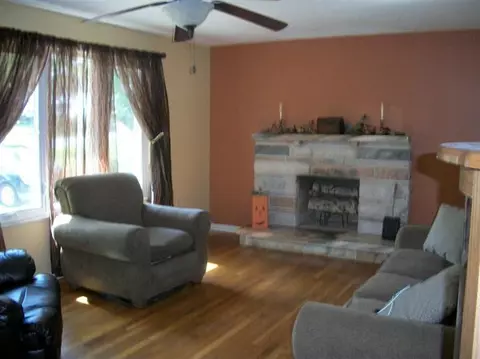 105 Crestview Dr, Berea, KY 40403 photo 3