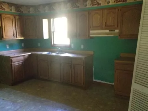 76 Vicky Ln, Clearfield, KY 40313 photo 4