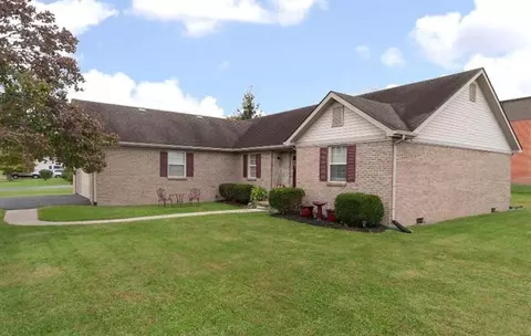 413 Plumtree Dr, Berea, KY 40403 photo 4