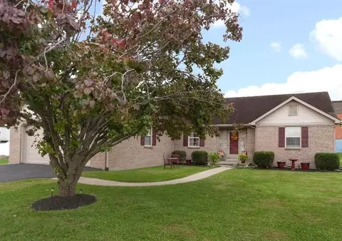 413 Plumtree Dr, Berea, KY 40403 photo 1