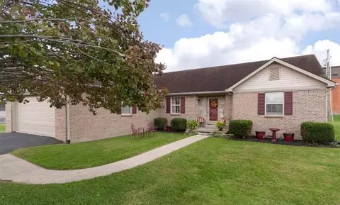 413 Plumtree Dr, Berea, KY 40403 photo 2