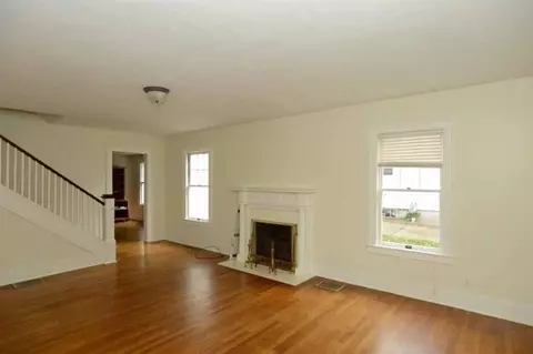 115 E Jackson St, Georgetown, KY 40324 photo 2