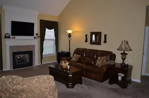 104 Harness Ct, Georgetown, KY 40324 photo 2
