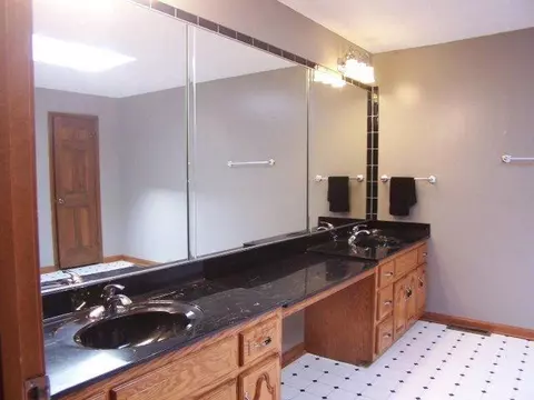 306 Brookgreen Dr, Berea, KY 40403 photo 4